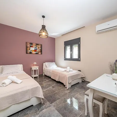 Legantes Luxury With Shared Pool Makriotika