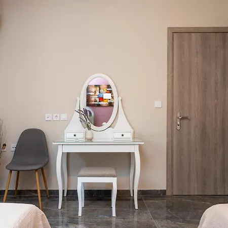 Legantes Luxury With Shared Pool Makriotika