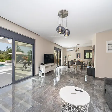 Legantes Luxury With Shared Pool Апартаменты Makriotika