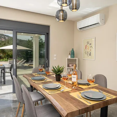 Apartmán Legantes Luxury With Shared Pool *