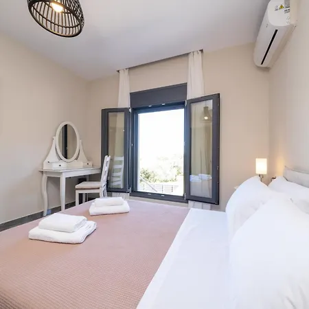 Legantes Luxury With Shared Pool Apartmán *