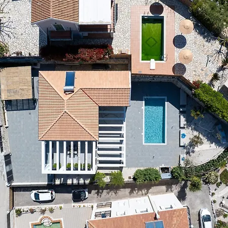 Legantes Luxury With Shared Pool Apartmán