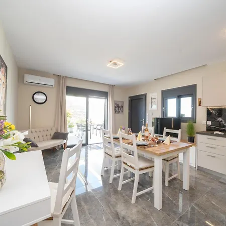 Apartmán Legantes Luxury With Shared Pool