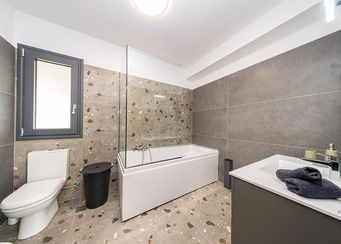 Legantes Luxury With Shared Pool Apartment