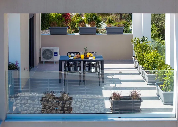 Legantes Luxury With Shared Pool