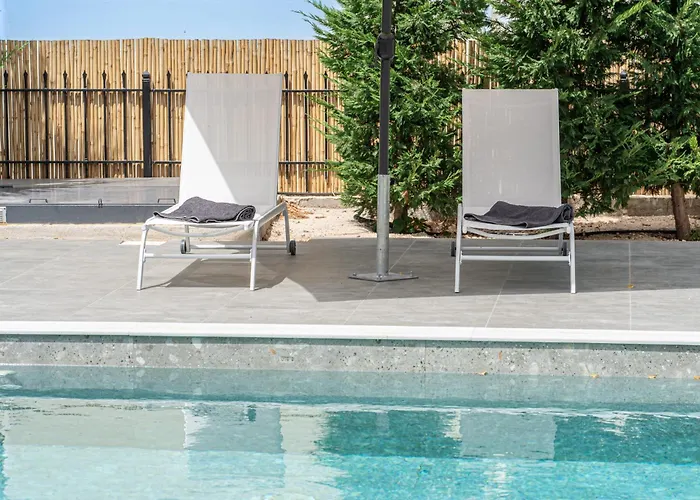 アパート Legantes Luxury With Shared Pool