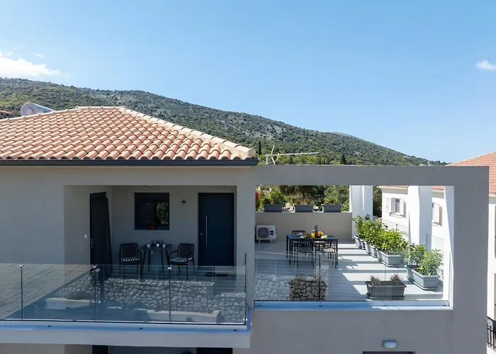 Legantes Luxury With Shared Pool *