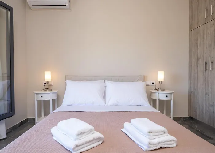 Legantes Luxury With Shared Pool