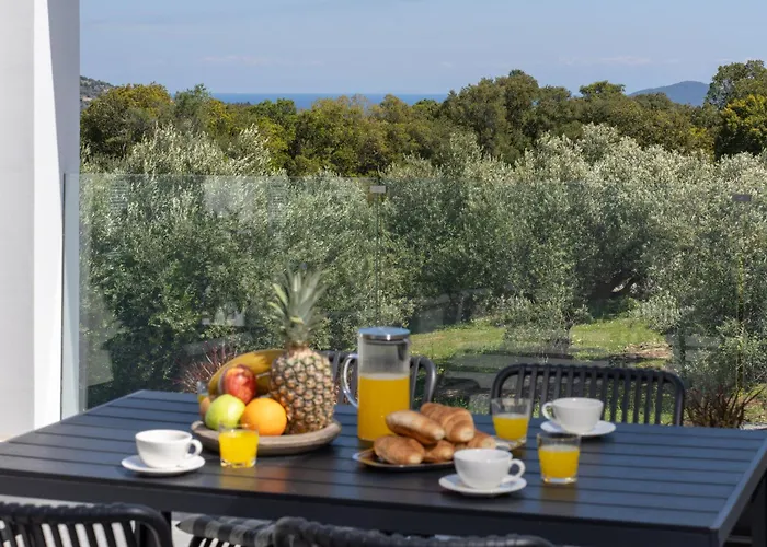 アパート Legantes Luxury With Shared Pool Makriótika